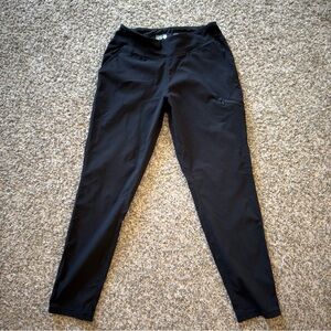 Mountain Hardwear Women's Black Active Pants with zipper pockets- size small